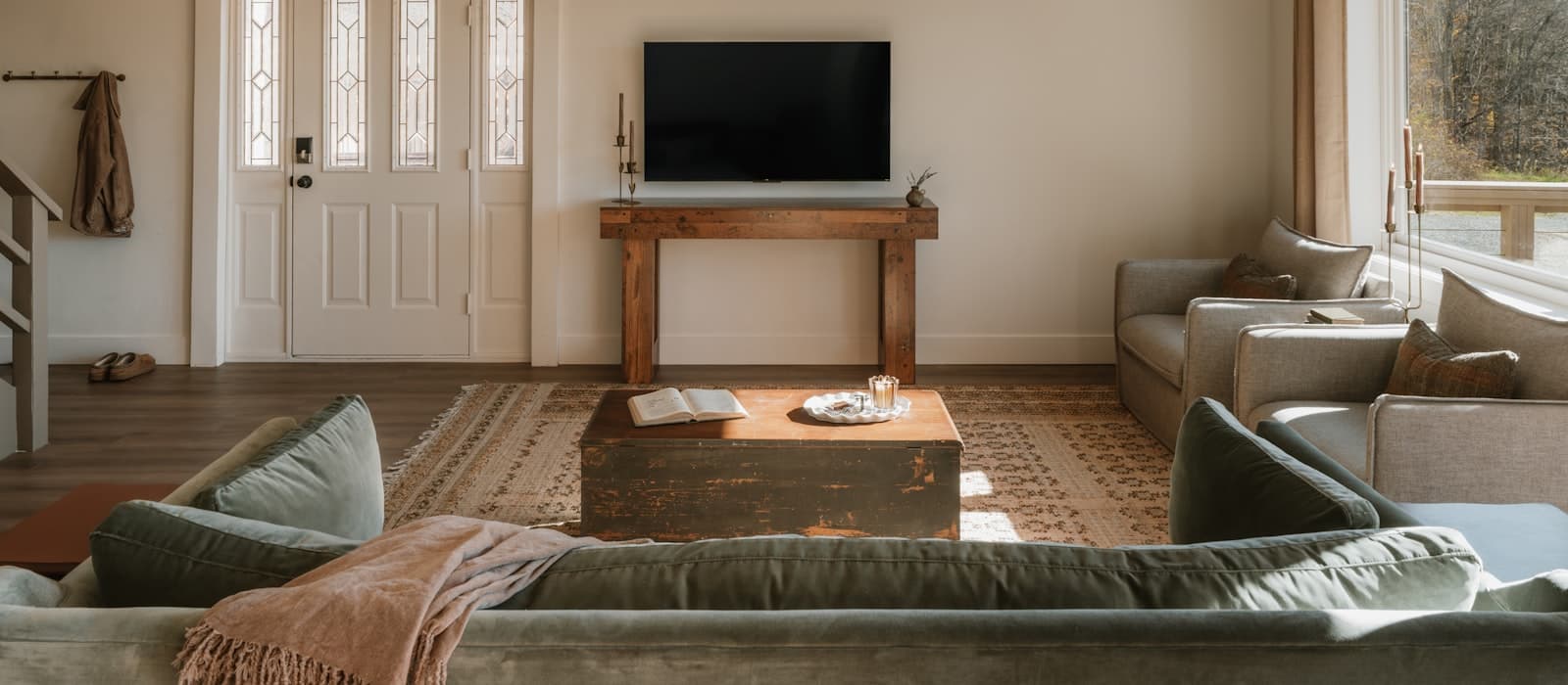 Cele mai bune televizoare Smart 4K ieftine în 2026 — modele QLED, Mini-LED și OLED