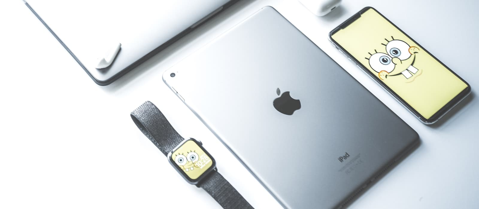 Cele mai bune dispozitive Apple în 2026 — iPhone, MacBook, iPad, Apple Watch și AirPods